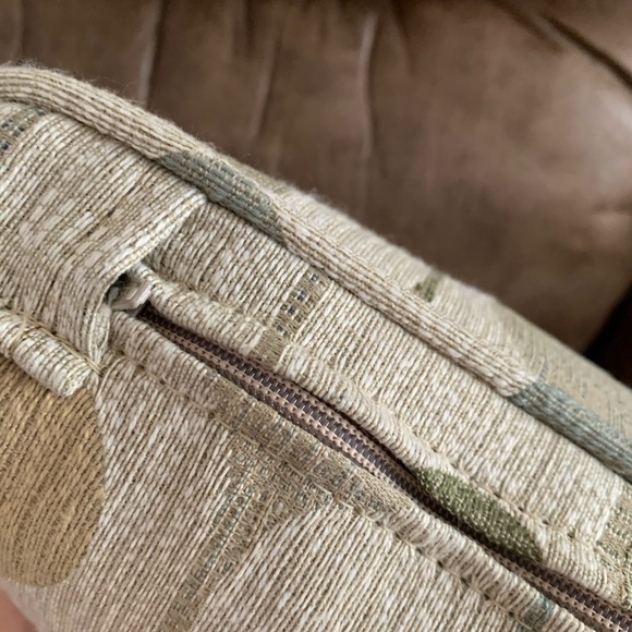 Set of 2 Accent Pillows - Picture 3 of 3